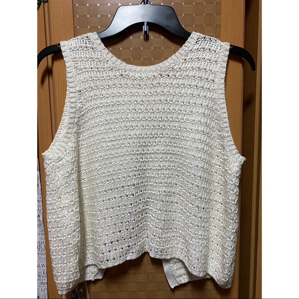 Aeropostale - Crop Top with open slit back - New